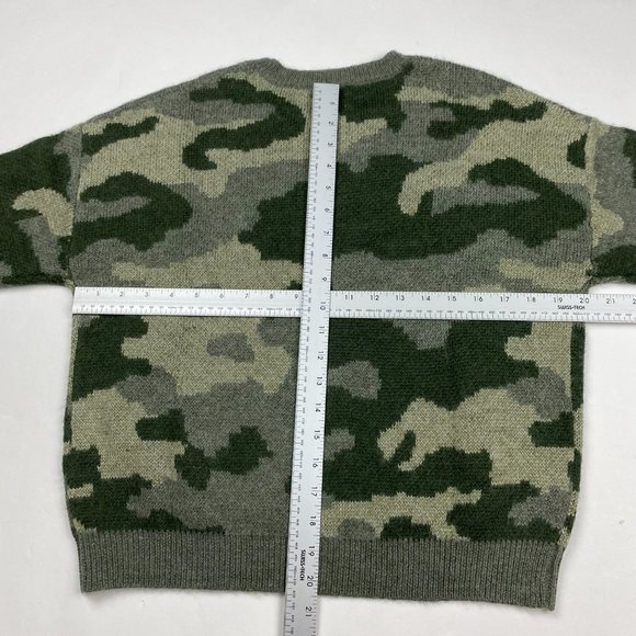 Lucky Brand Green Camo Crew Neck Sweater - Picture 5 of 7